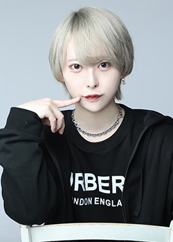 真白るい(Rui Mashiro)