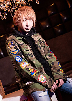 緋色唯(Yui Hiiro)